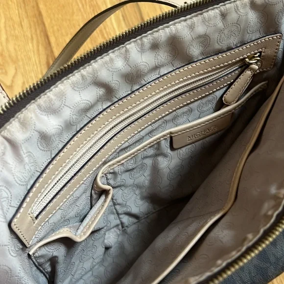 MICHAEL KORS Jet Set Shoulder Tote Bag - Picture 6 of 12